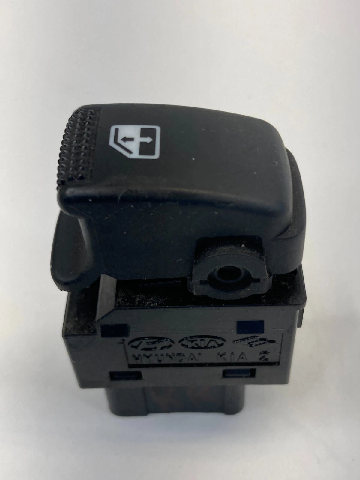05-10 KIA SPORTAGE BACK REAR RIGHT SIDE POWER WINDOW SWITCH CONTROL BUTTON OEM