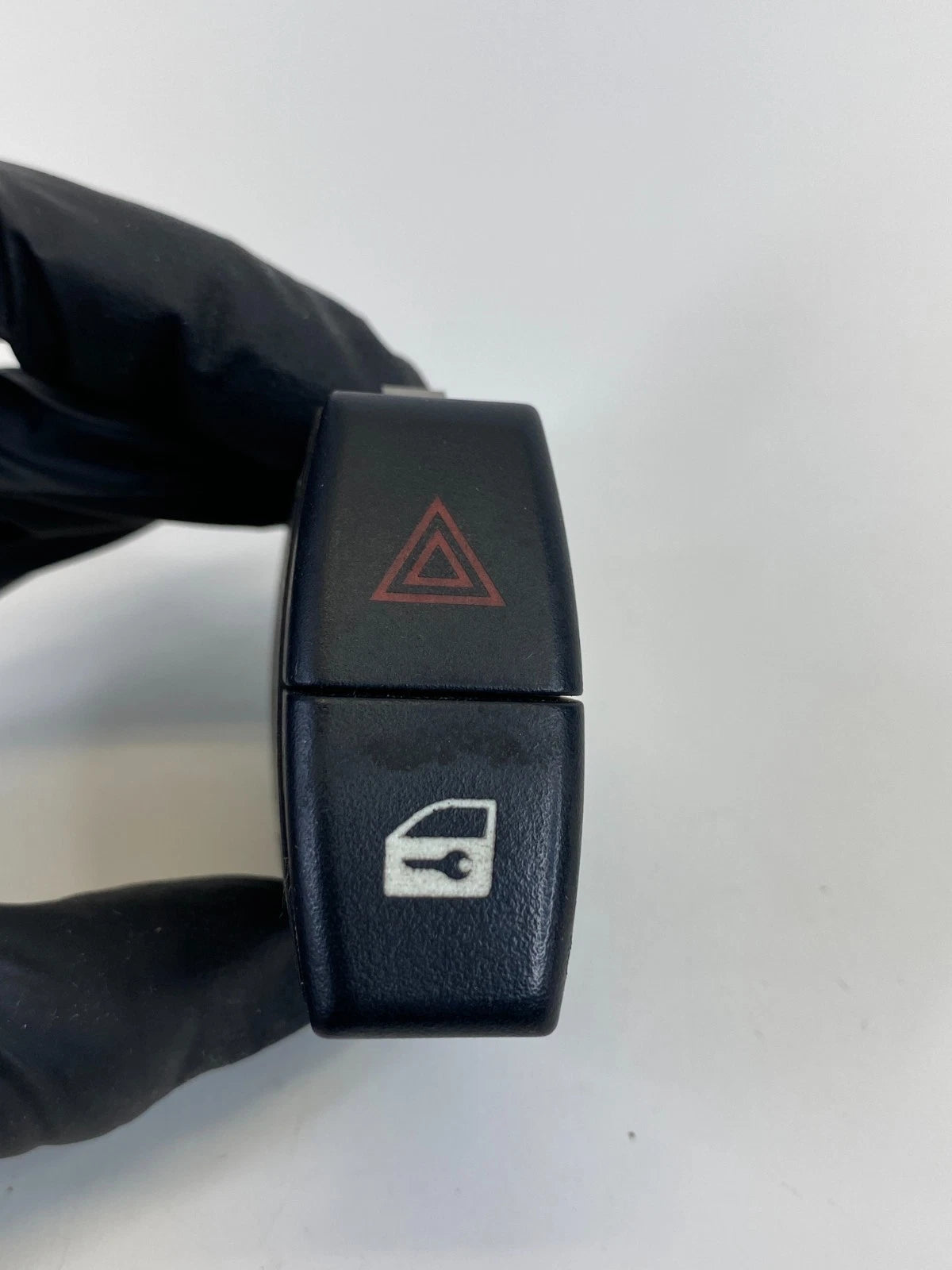 06 07 BMW 530XI DASH HAZARD LIGHT CENTRAL DOOR LOCK CONTROL SWITCH 61316919506