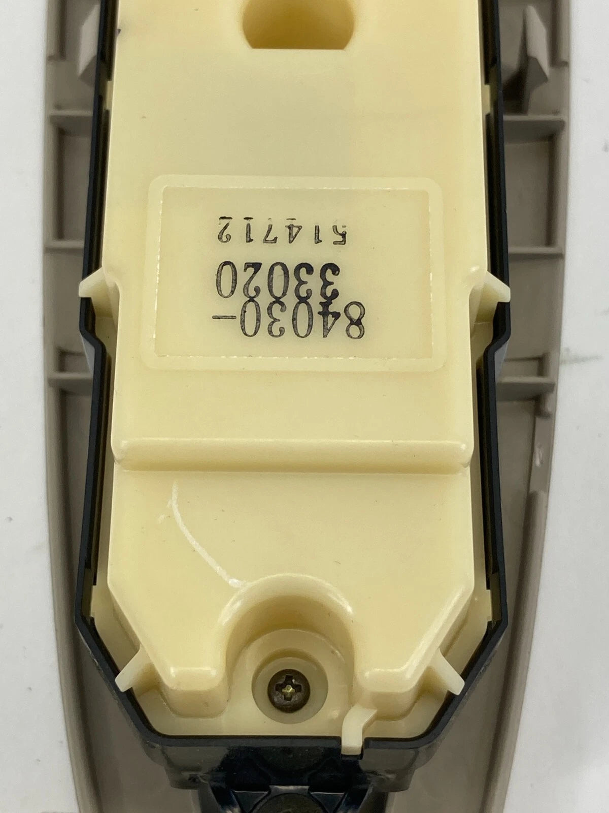 02 03 LEXUS ES300 FRONT RIGHT PASSENGER DOOR WINDOW SWITCH & BEZEL 84030-33020