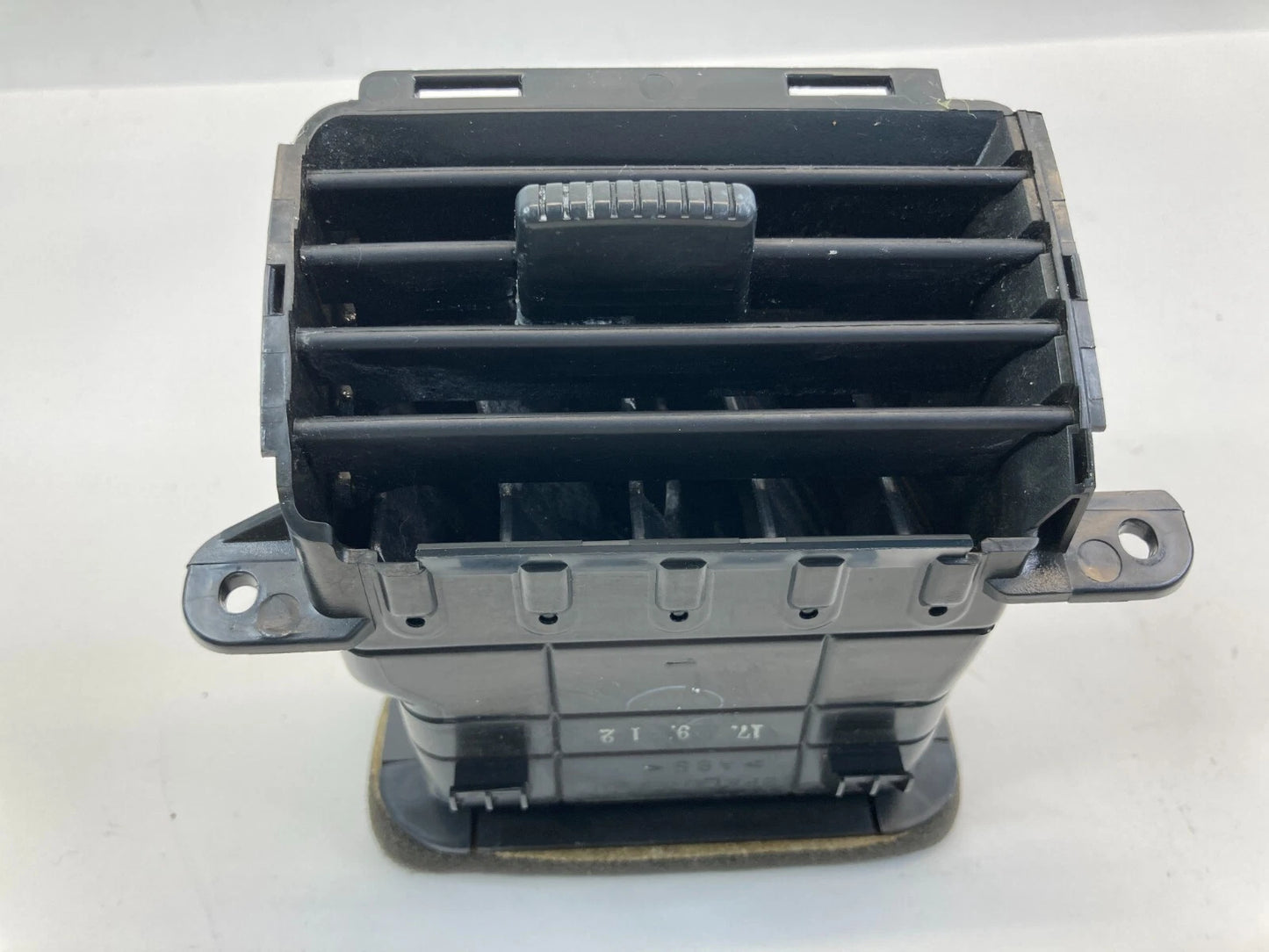 2004-2006 MAZDA3 CENTER DASH LEFT SIDE A/C AIR VENT GRILL GRILLE BP4L64930 OEM