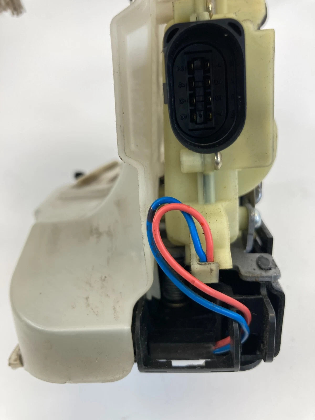 2005-2014 VOLKSWAGEN JETTA FRONT RIGHT SIDE DOOR LOCK LATCH ACTUATOR FR RH OEM