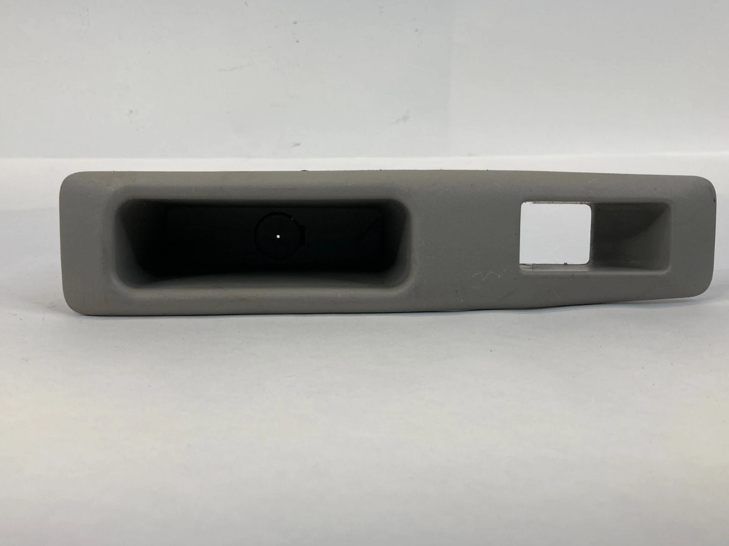 2008-2013 NISSAN ROGUE REAR LEFT SIDE POWER WINDOW SWITCH BEZEL 82961-JM00A OEM