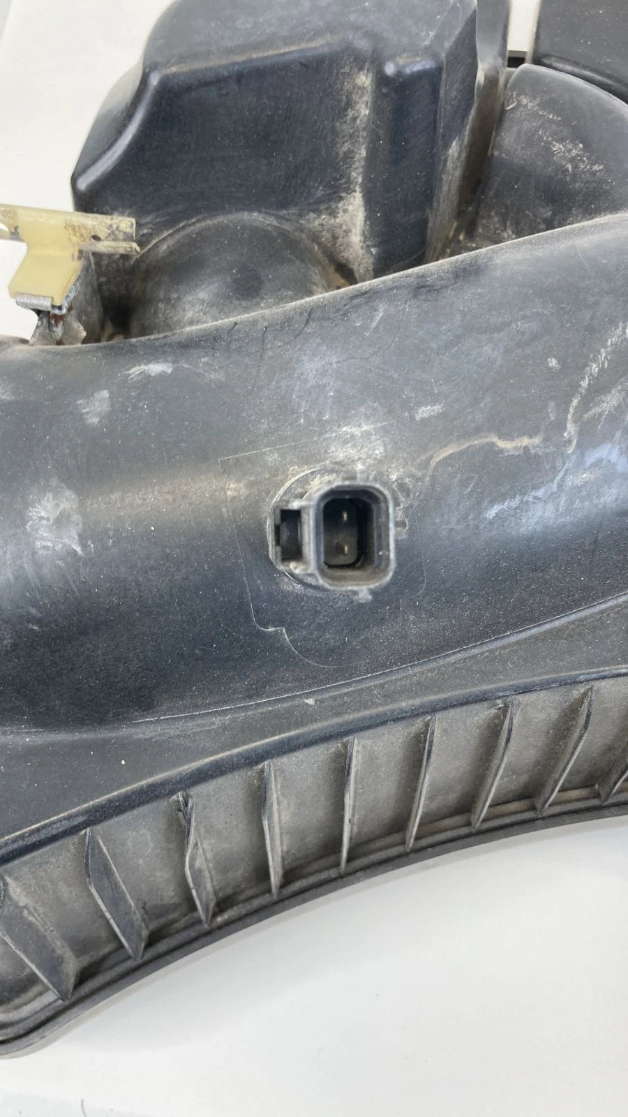 05-08 Jeep Grand Cherokee 06-08 Commander 5.7L Air Cleaner Resonator 53013517AD