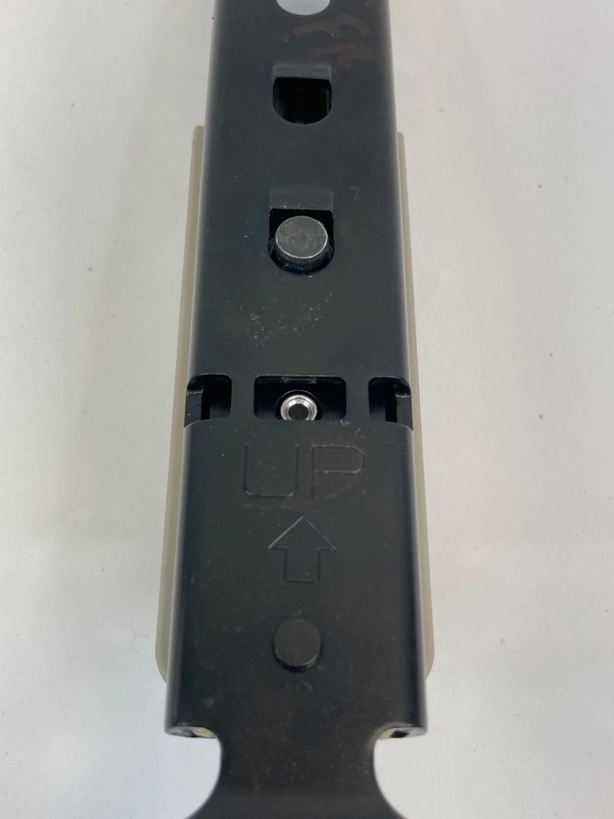 07-10 NISSAN SENTRA FRONT RIGHT PASSENGER SIDE SEAT BELT HEIGHT ADJUSTER OEM