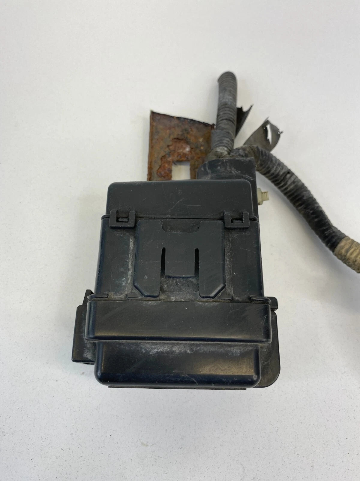 2003 2004 2005 HONDA PILOT EX 3.5L ENGINE BAY SMALL FUSE RELAY BOX W/ COVER OEM
