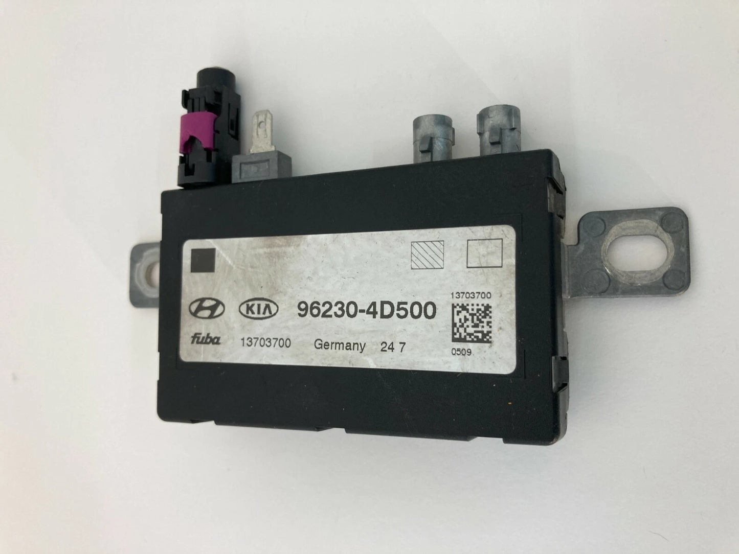 2007-2008 HYUNDAI ENTOURAGE ANTENNA CONTROL MODULE CONVERTER UNIT OEM 962304D500