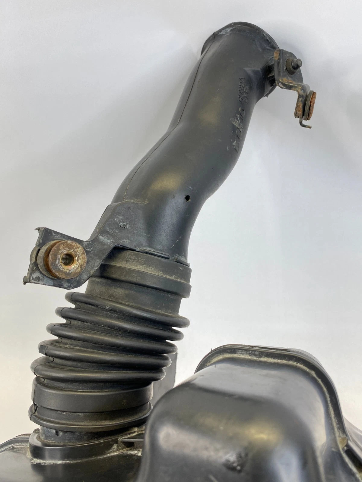 2001-2005 HONDA CIVIC 1.7L ENGINE AIR INTAKE RESONATOR CHAMBER BOX OEM