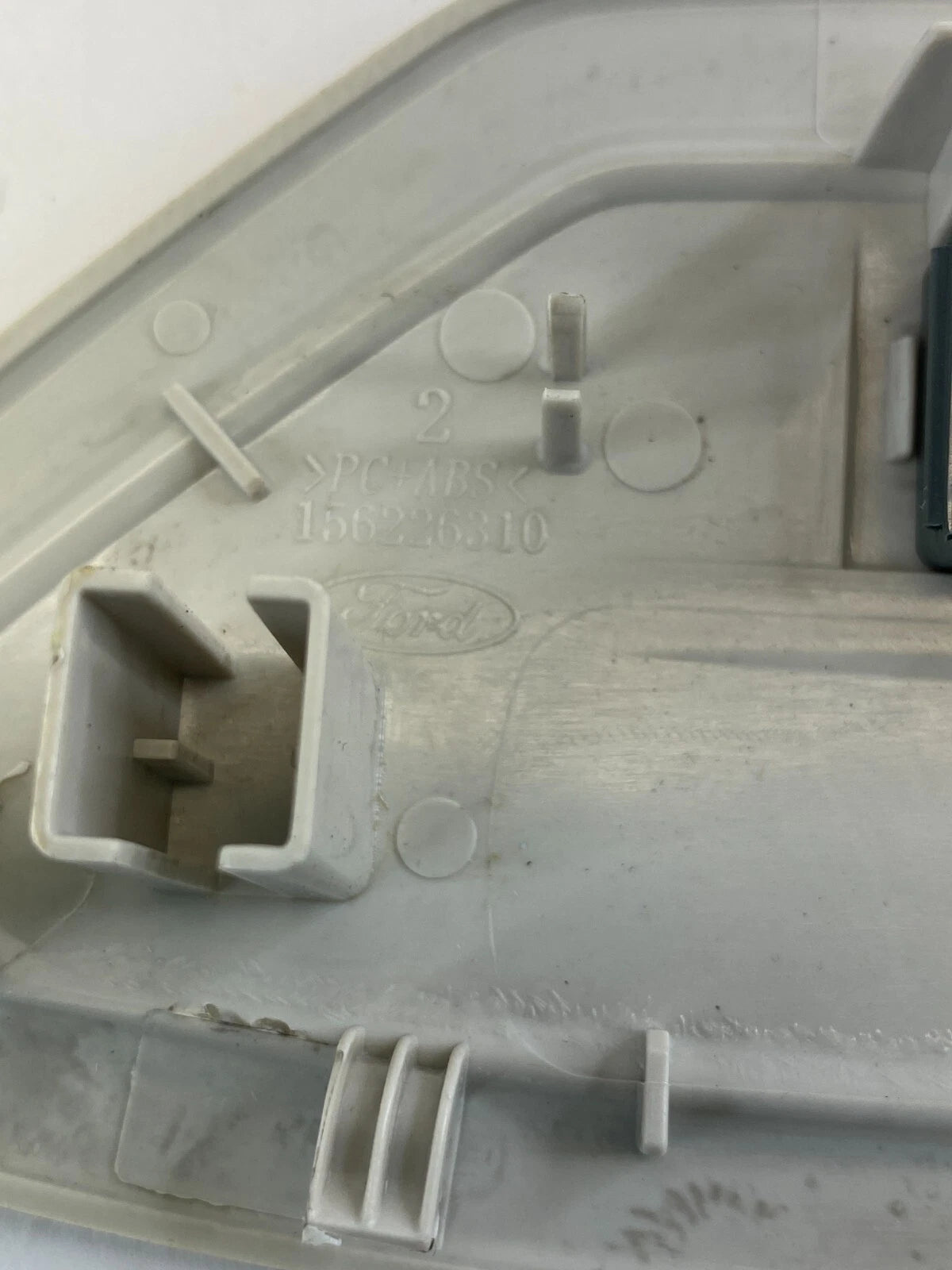 2012-2018 FORD FOCUS SEDAN OVERHEAD HANDS FREE MICROPHONE COVER 156226310 OEM