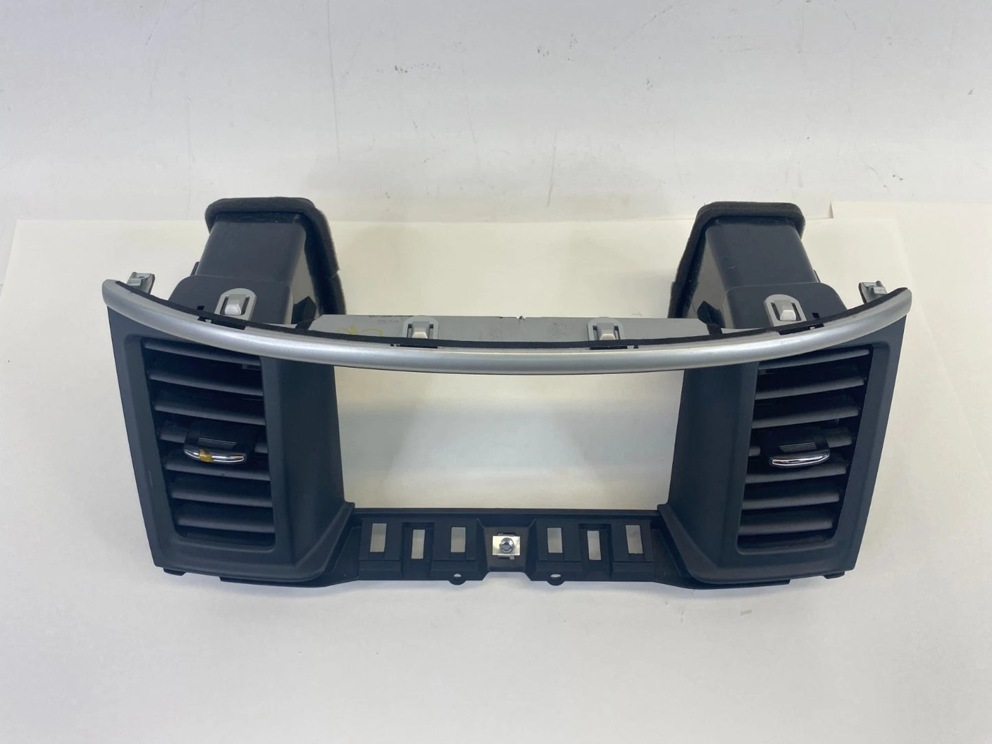 13-20 NISSAN PATHFINDER CENTER DASH RADIO BEZEL TRIM W/ AIR VENTS 682703KA0A OEM