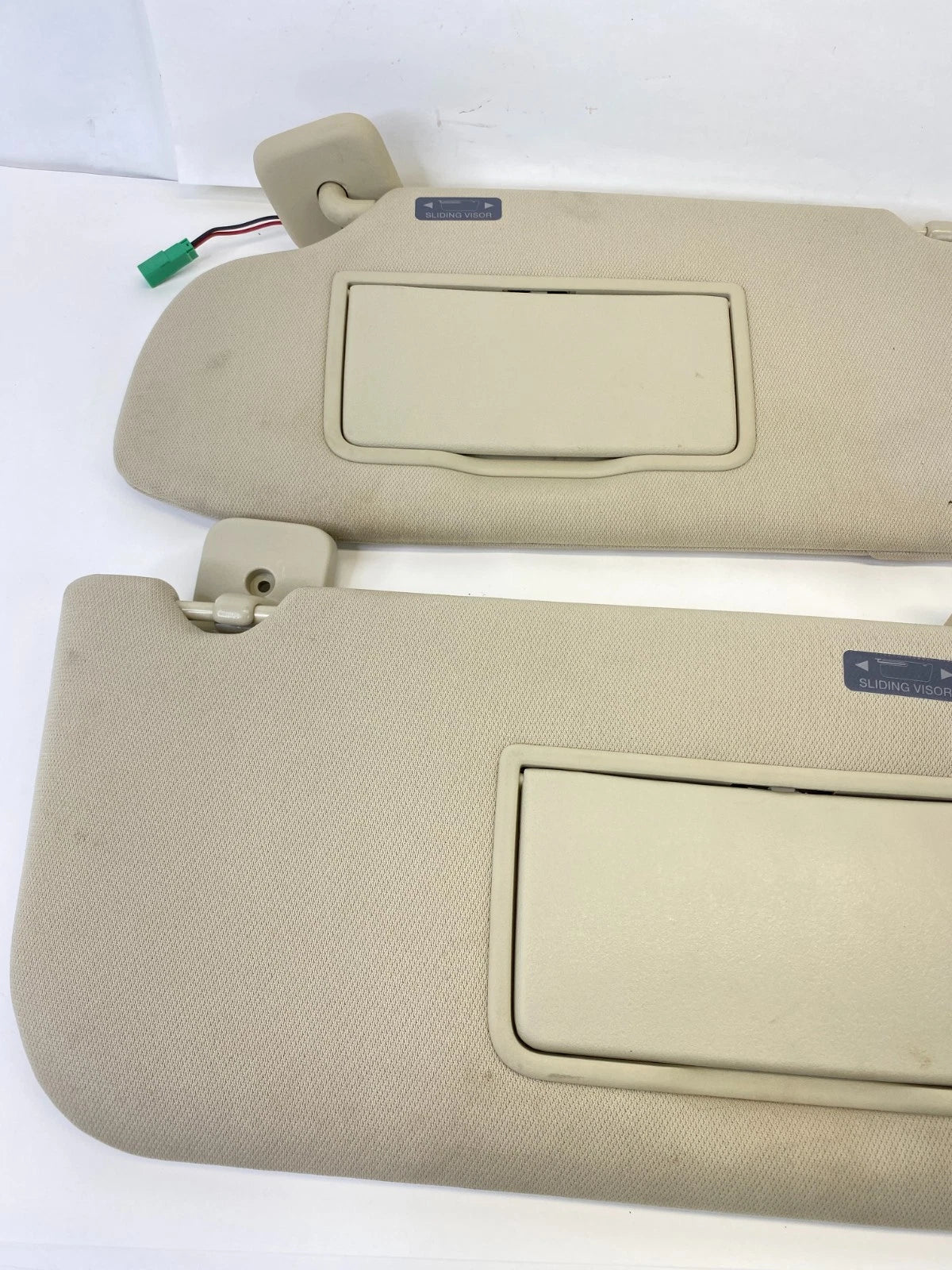 2013-2019 FORD TAURUS DRIVER & PASSENGER SUNVISOR SET W/ILLUMINATED MIRROR OEM