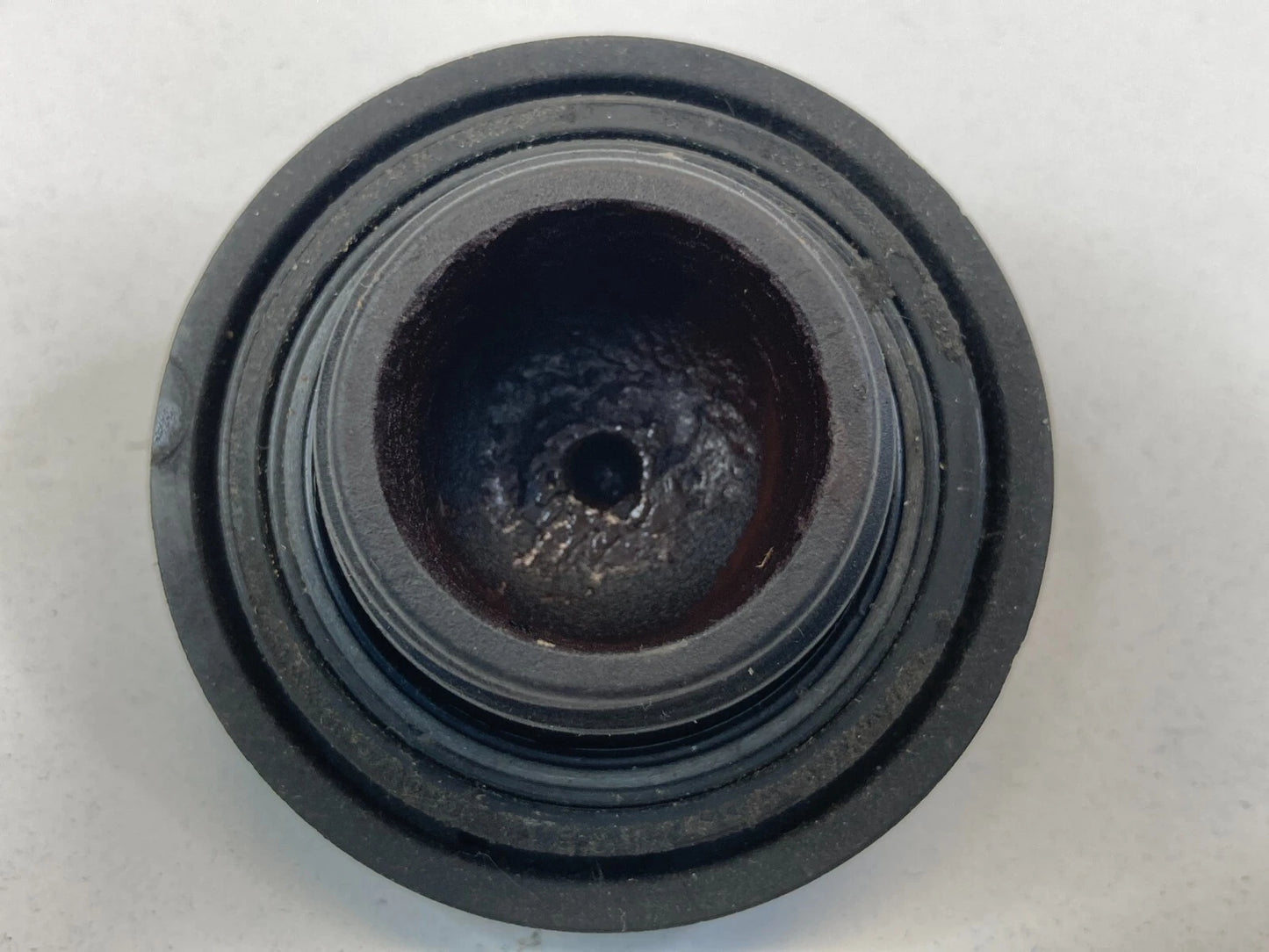 2004-2007 SATURN VUE 3.5L V6 ENGINE OIL FILLER CAP COVER LID SAE 5W-20