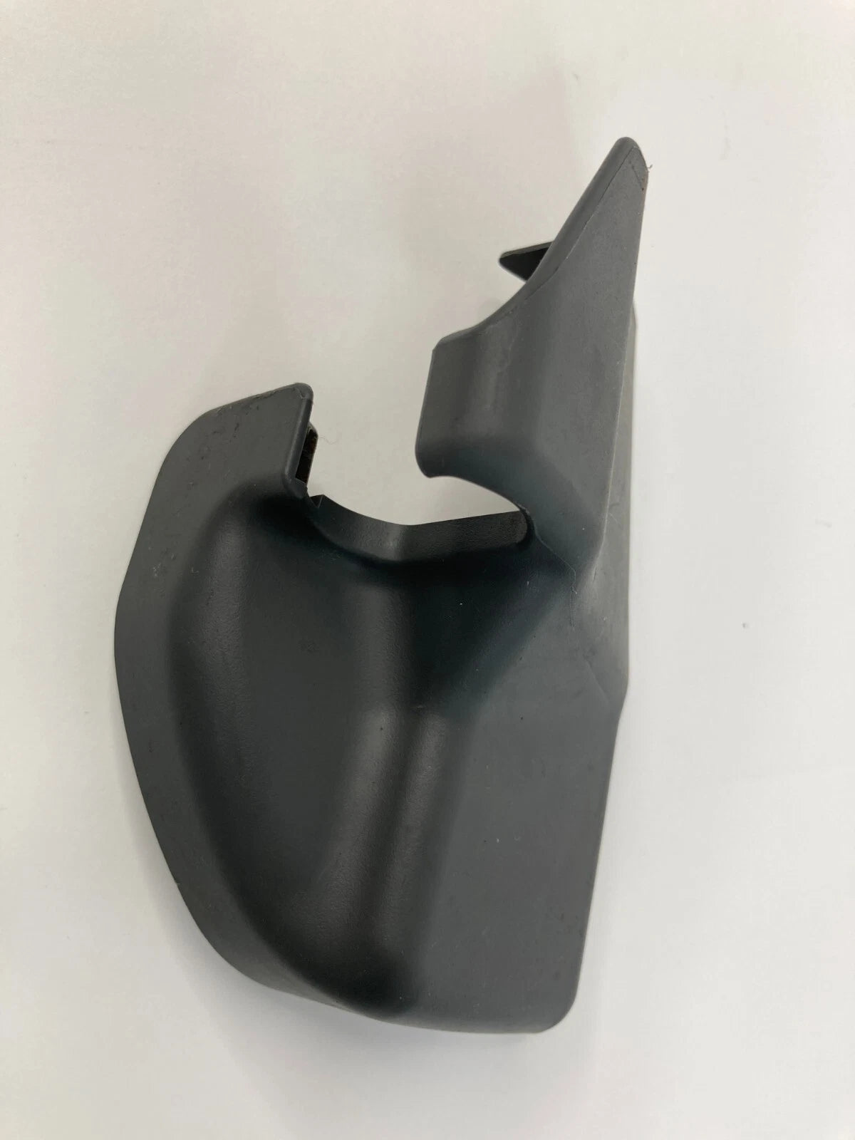 2004-2009 TOYOTA PRIUS FRONT RIGHT SEAT TRACK END COVER CAP TRIM 72157-47030 OEM