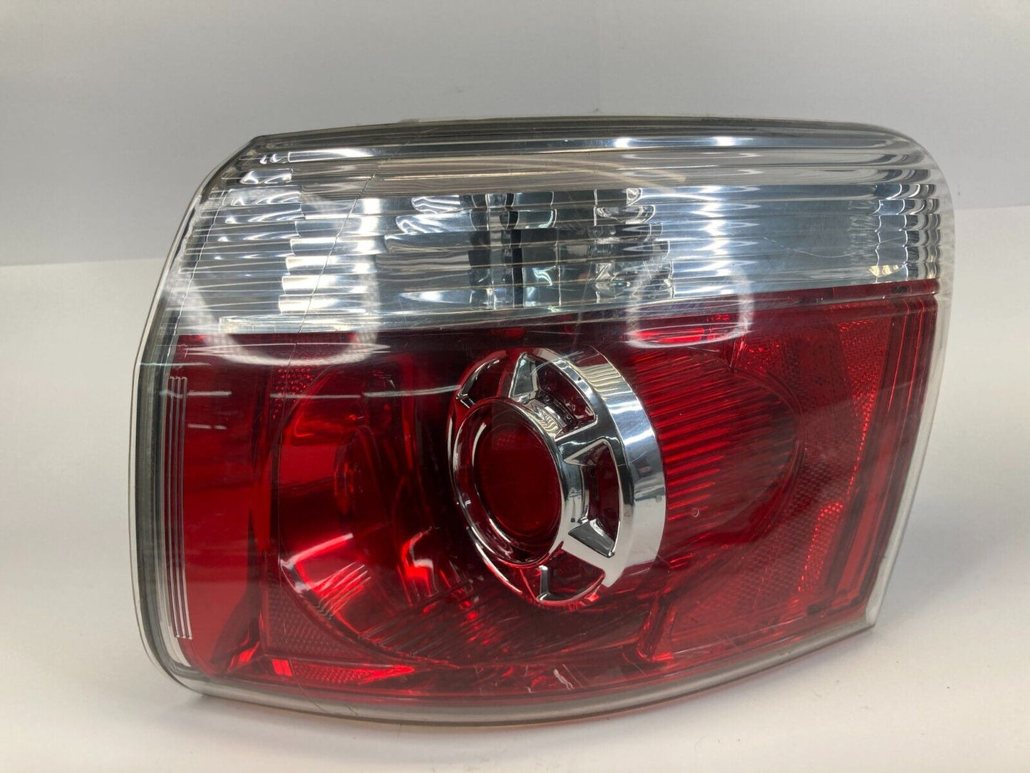 2007-2012 GMC Acadia Right Passenger Side Tail Light Outer Taillight Lamp Assy