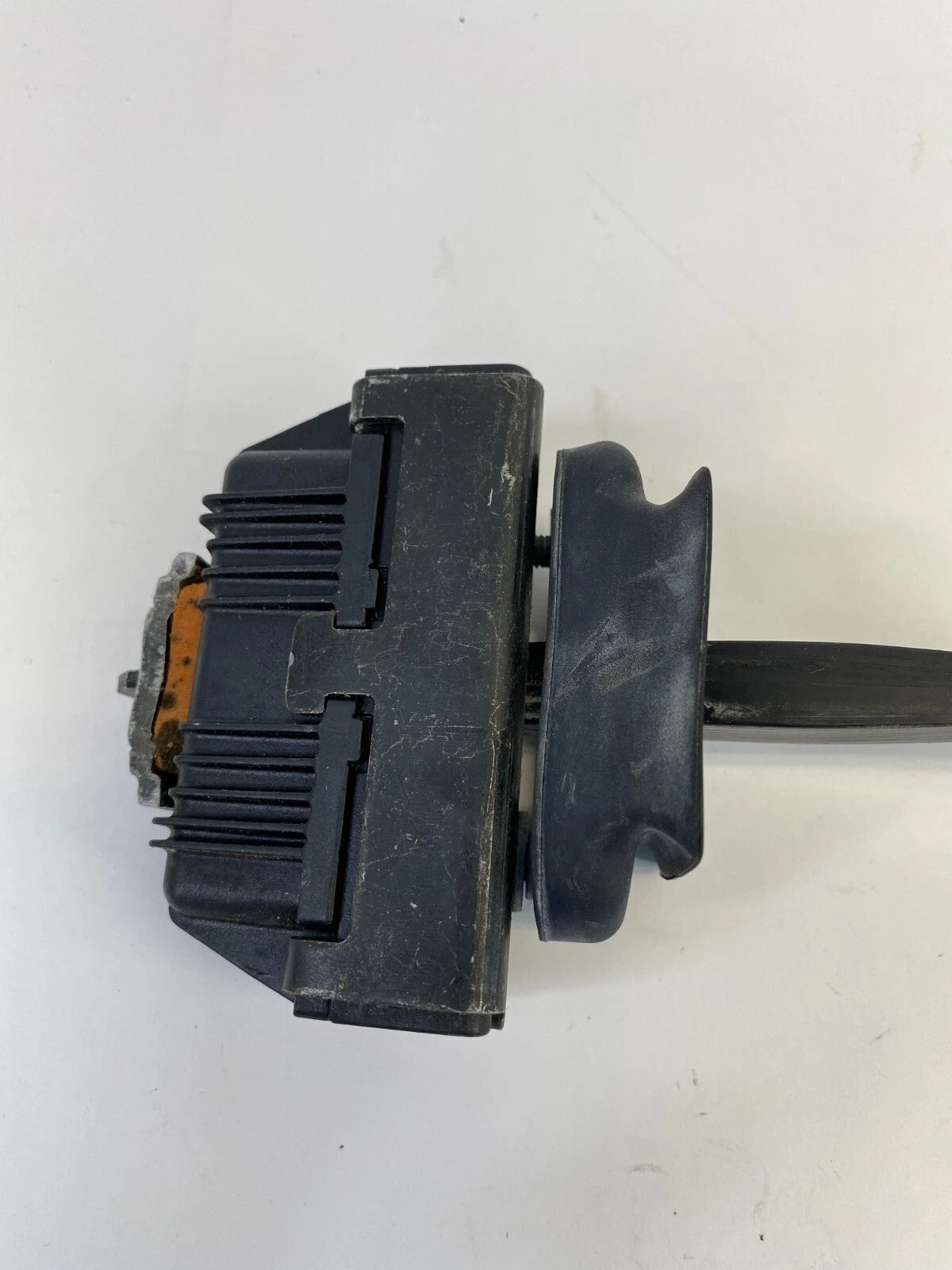 2004-2007 BMW 530I FRONT LEFT SIDE DOOR CHECK STOP STOPPER DETENT 7033609 OEM