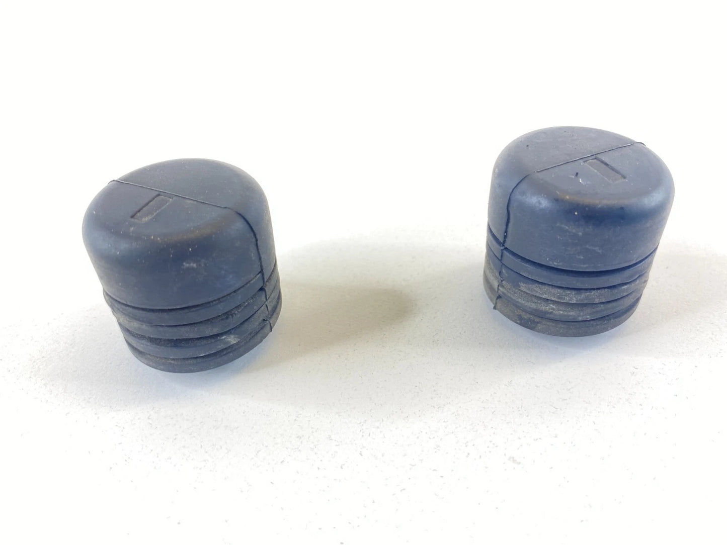 2004 05 06 07 08 09 10 2011 VOLVO S40 FRONT HOOD BUMPER RUBBER ADJUST PAIR SET