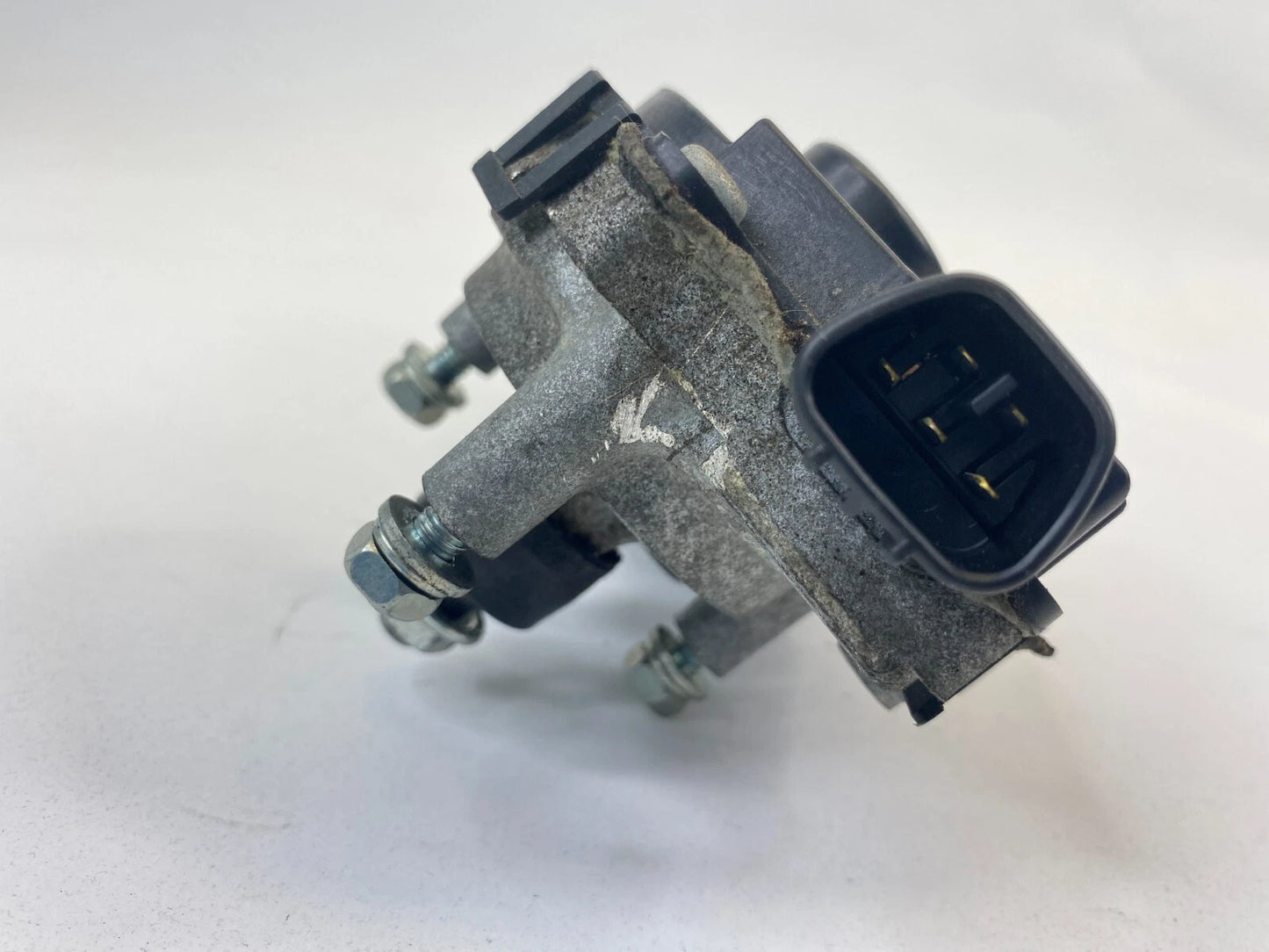 2014-2020 CHEVROLET IMPALA 13-15 MALIBU FRONT WINDSHIELD WIPER MOTOR 13240560