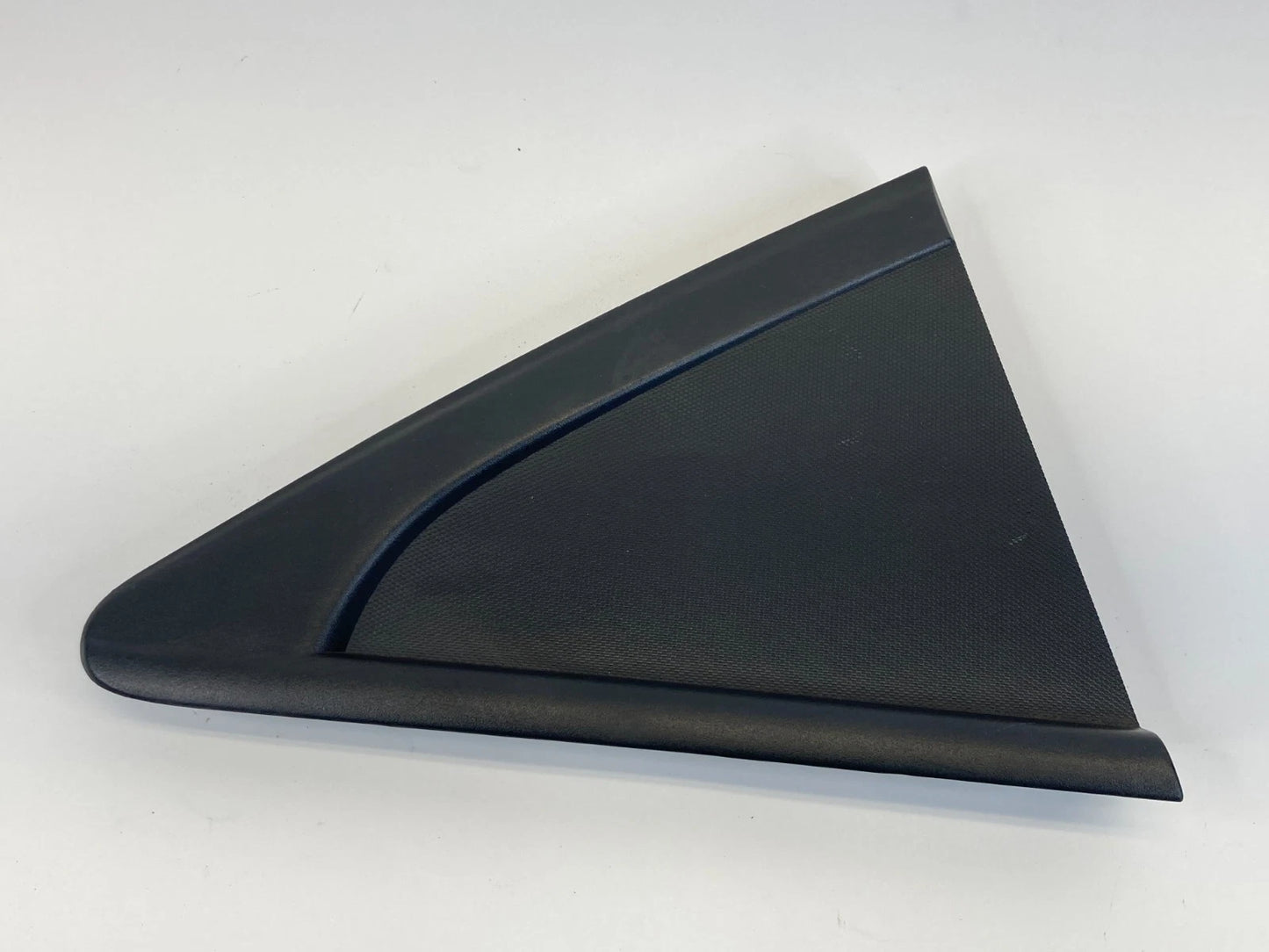 11-16 CHEVROLET CRUZE FRONT RIGHT SIDE EXTERIOR PILLAR CORNER MOLDING COVER OEM