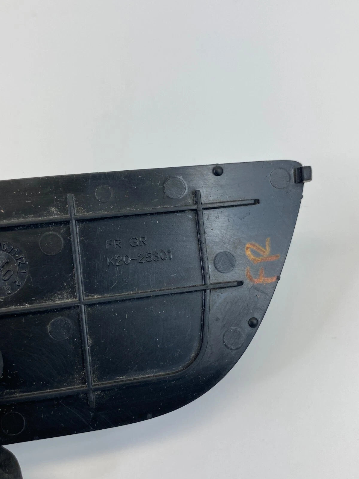 03-07 HONDA ACCORD FRONT RIGHT SIDE INSIDE DOOR HANDLE SCREW COVER K20-25301 OEM