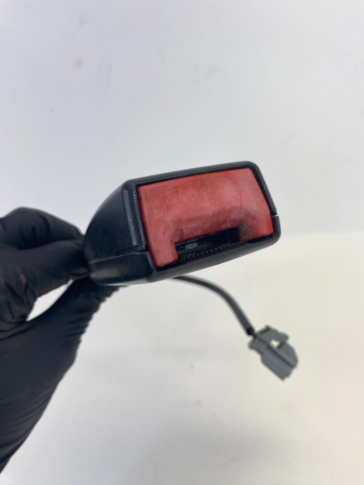 2010-2012 Buick Enclave Front Right Passenger Side Seat Belt Buckle 6167966 OEM