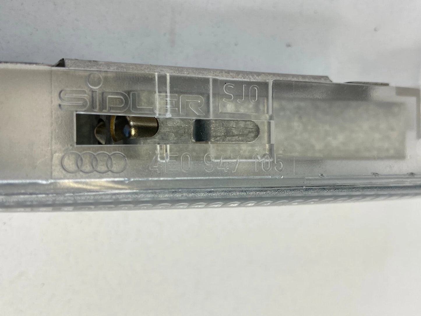 05-16 AUDI A4 A4 QUATTRO FRONT SUNVISOR LIGHT VISOR VANITY LAMP 4E0947105 OEM