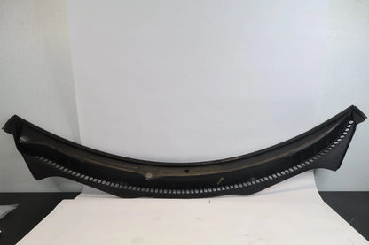 1998-2010 VW NEW BEETLE UPPER WINDSHIELD DEFROSTER NOZZLE VENT COVER TRIM OEM