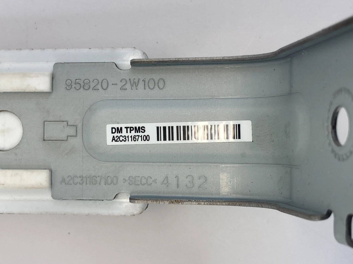 2013-2018 HYUNDAI SANTA FE TPMS TIRE PRESSURE MONITOR MODULE OEM 95800-4Z00