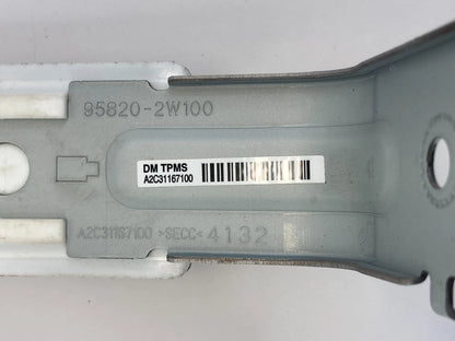 2013-2018 HYUNDAI SANTA FE TPMS TIRE PRESSURE MONITOR MODULE OEM 95800-4Z00