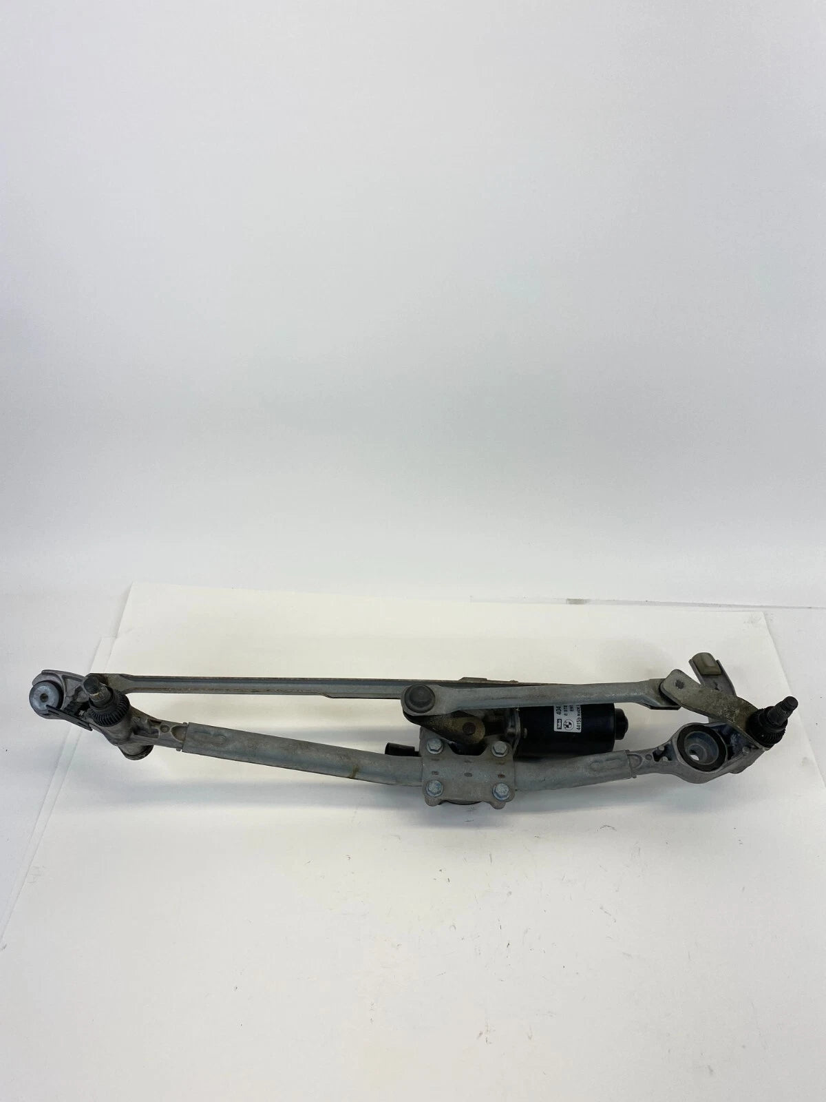 2006 BMW 330XI FRONT WINDSHIELD WIPER MOTOR LINKAGE ASSEMBLY OEM 697826301