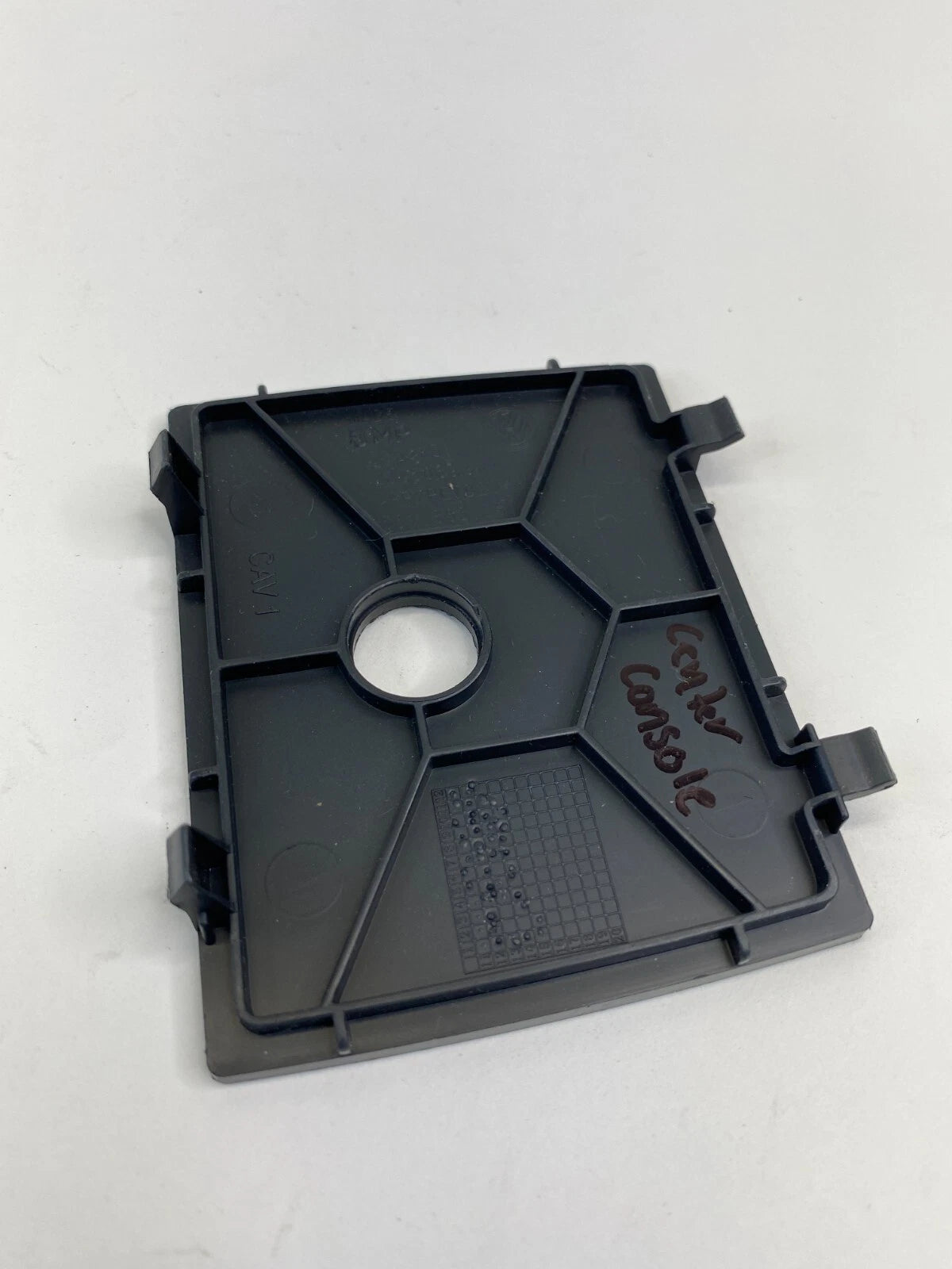 2012-2019 VOLKSWAGEN PASSAT REAR CENTER CONBSOLE TRIMN BRACKET COVER 561863080