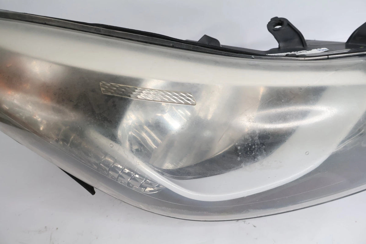 2014-2016 HYUNDAI ELANTRA SEDAN RIGHT PASSENGER HEADLIGHT HEADLAMP HALOGEN