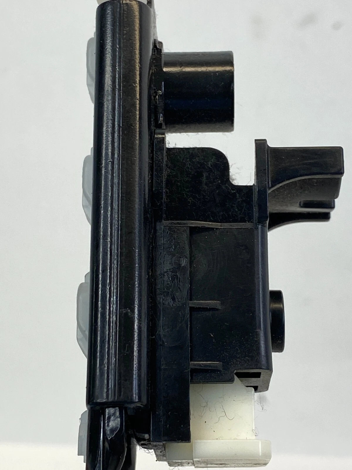 07-10 DODGE NITRO FRONT RIGHT PASSENGER SEAT BELT HEIGHT ADJUSTER 52029356AE OEM