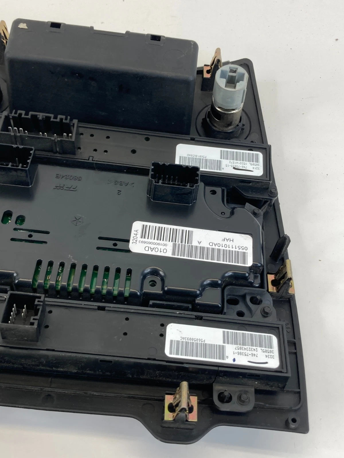 2005-2007 JEEP GRAND CHEROKEE A/C HEATER CLIMATE CONTROL PANEL BEZEL 56050093AC