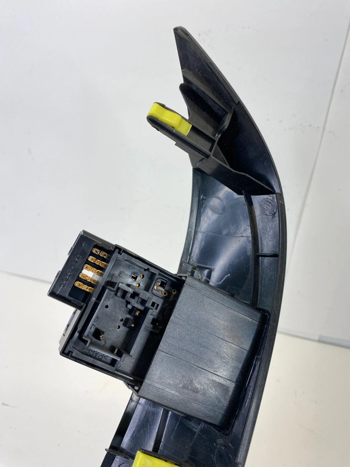 06-10 TOYOTA SIENNA DASH PANEL RH RADIO BEZEL TRIM W/ AUX SWITCH 55413-AE011 OEM