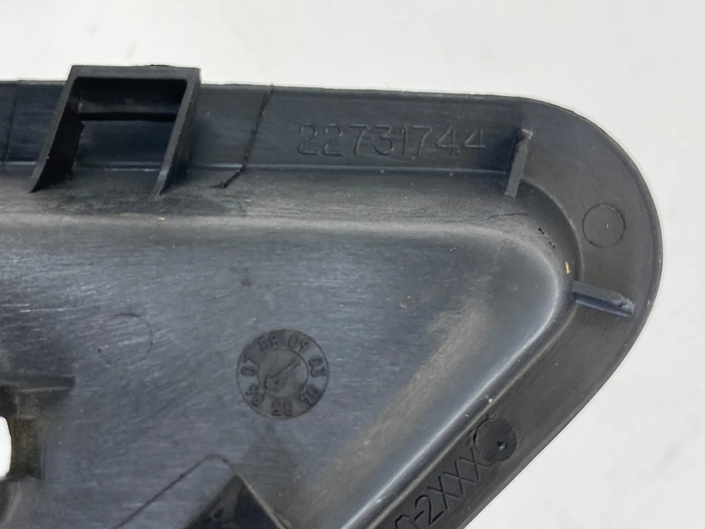 2005-2010 PONTIAC G6 REAR RIGHT PASSENGER SIDE INTERIOR DOOR HANDLE MOUNTING OEM