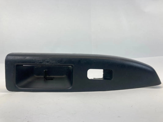 2010-2013 KIA SOUL REAR RIGHT PASSENGER SIDE DOOR WINDOW SWITCH BEZEL TRIM OEM