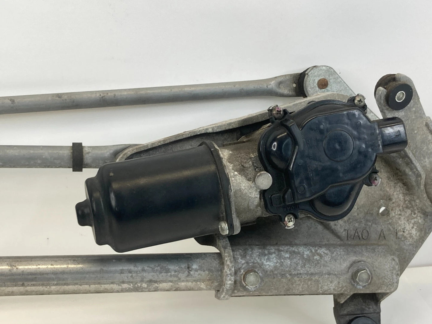 2010 2011 HONDA ACCORD CROSSTOUR FRONT WIPER MOTOR LINKAGE 76505-TA0-A02 OEM