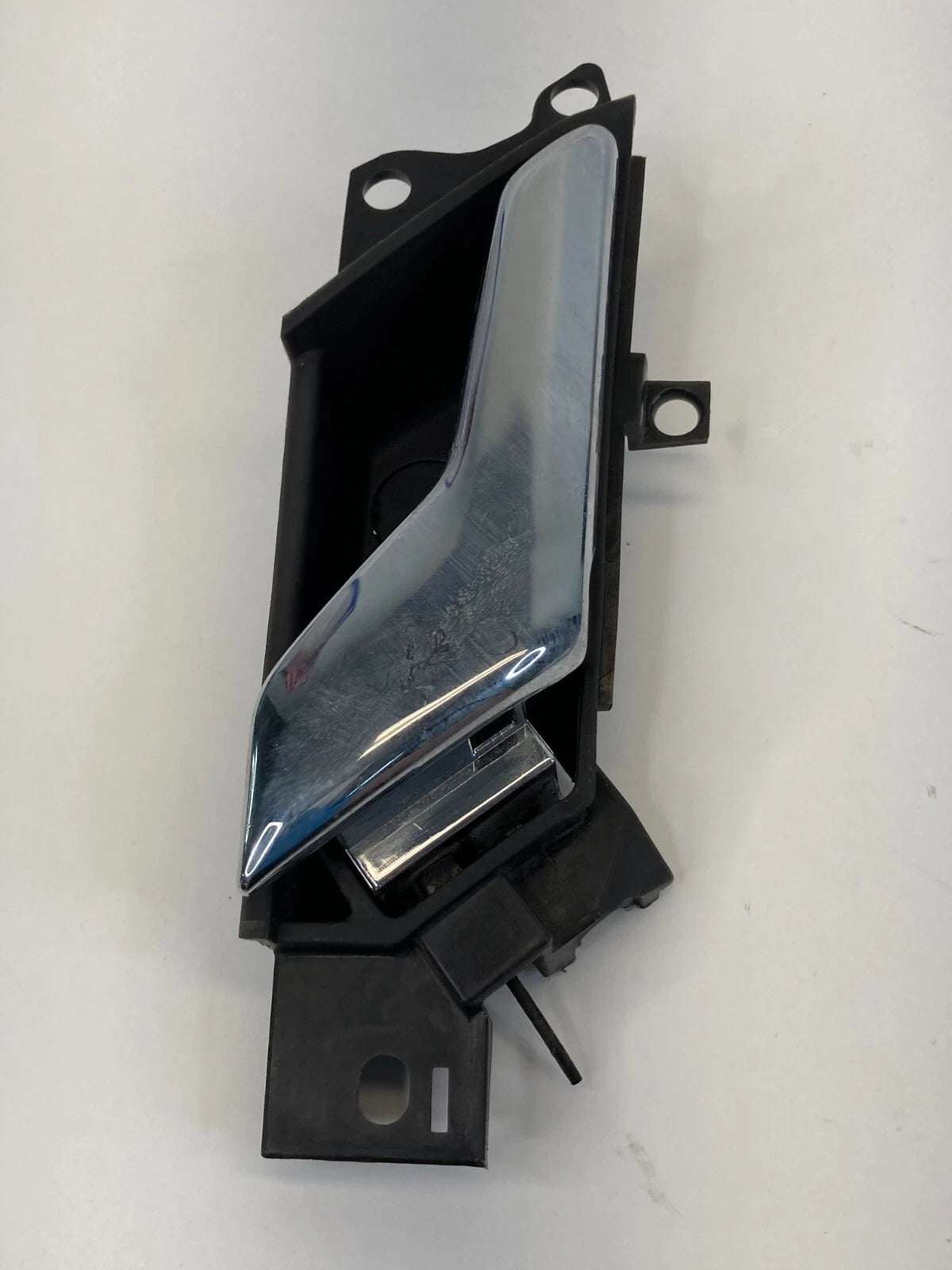 2012-2015 CHEVROLET CAPTIVA SPORT REAR LEFT BACK SIED INNER DOOR HANDLE OEM