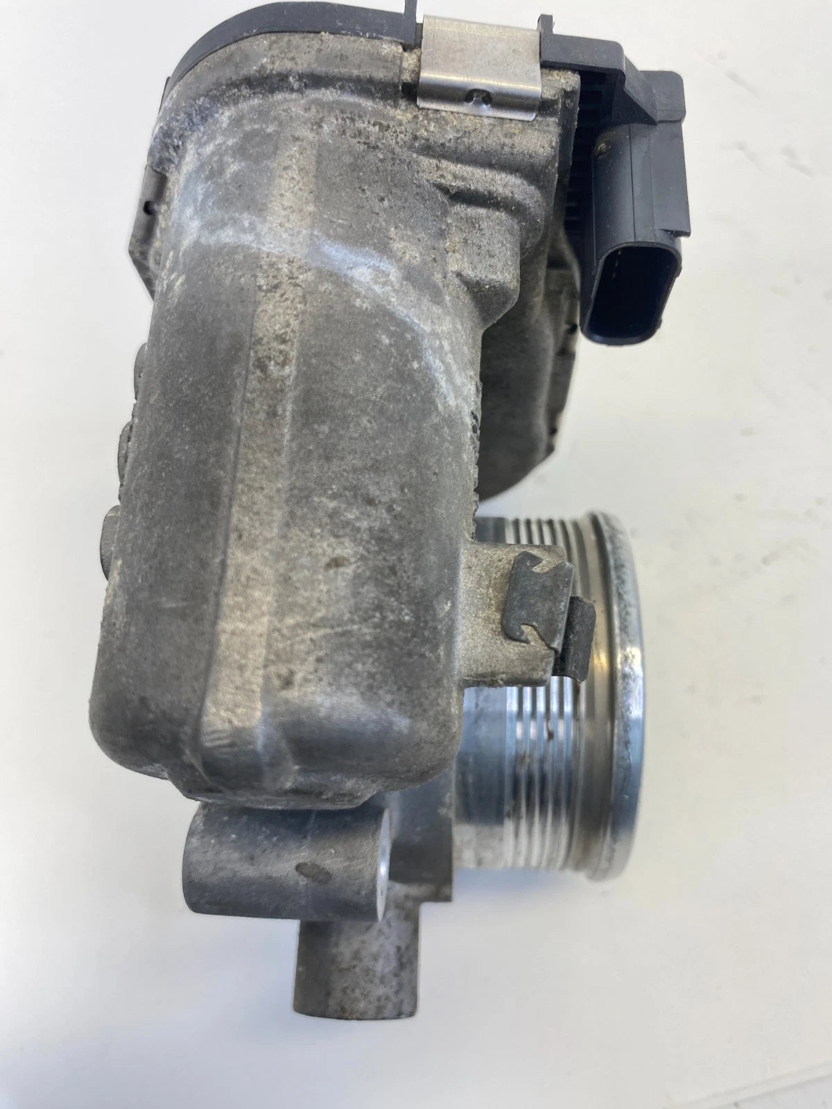 2012 2013 FORD FOCUS 13-16 ESCAPE 2.0L THROTTLE BODY VALVE UNIT CM5E-9F991-AD