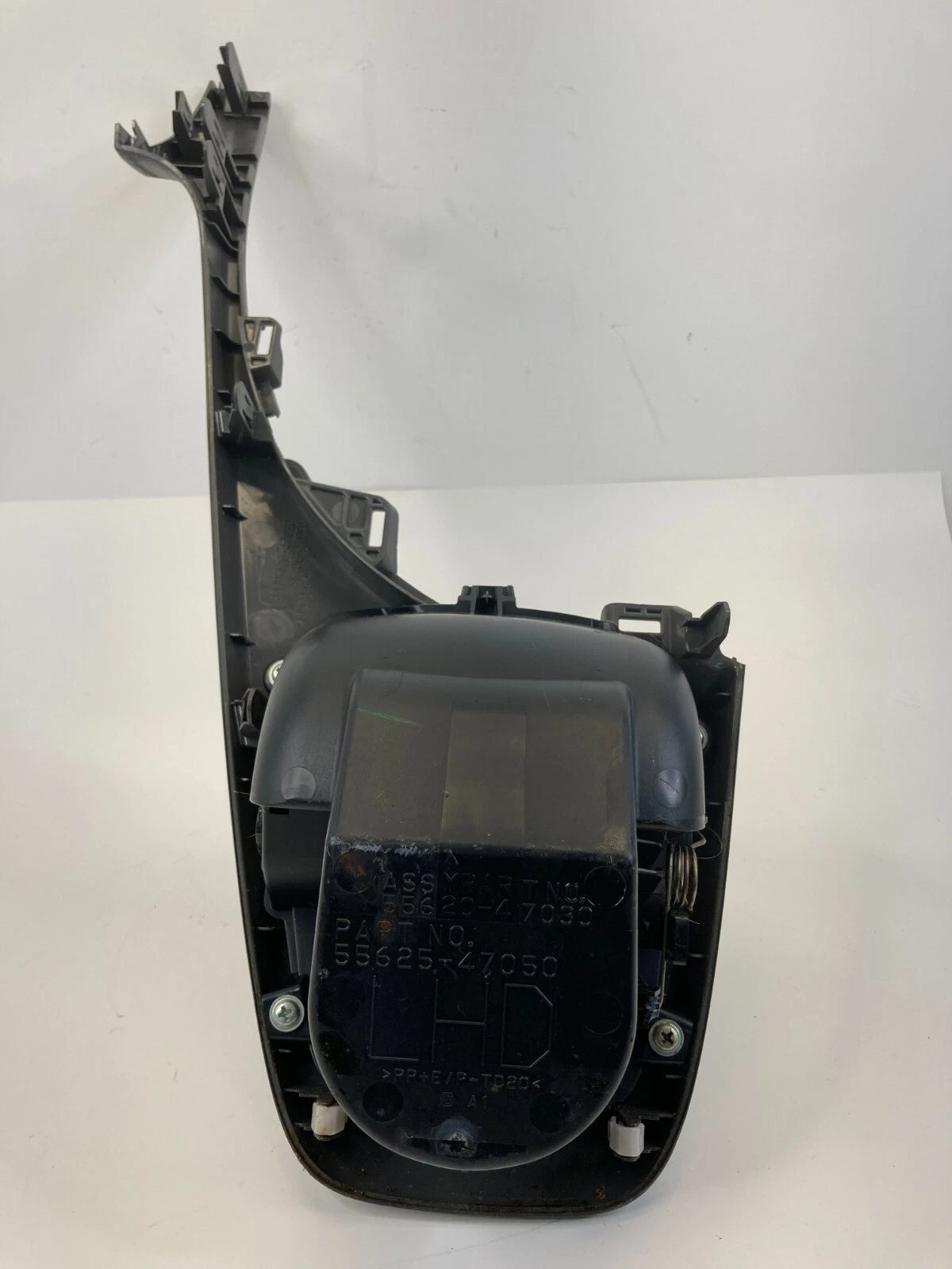 2010-2015 TOYOTA PRIUS CENTER CONSOLE CUP HOLDER W/ TRIM PANEL 55620-47030 OEM