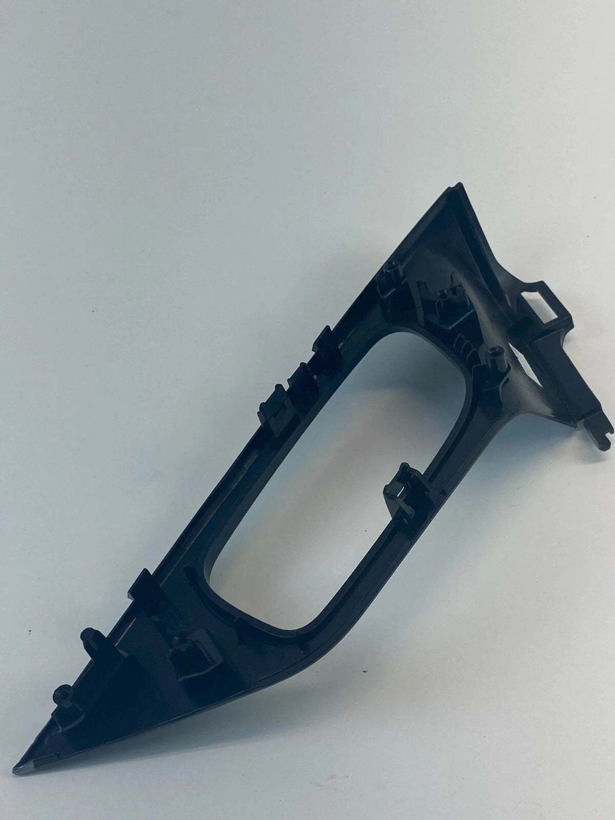 13-18 NISSAN ALTIMA SEDAN FRONT RIGHT SIDE INNER DOOR HANDLE BEZEL TRIM 80964-3T