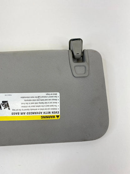 09-17 CHEVY TRAVERSE RH PASSENGER SUN VISOR W/ ILLUMINATED MIRROR GRAY CLOTH OEM