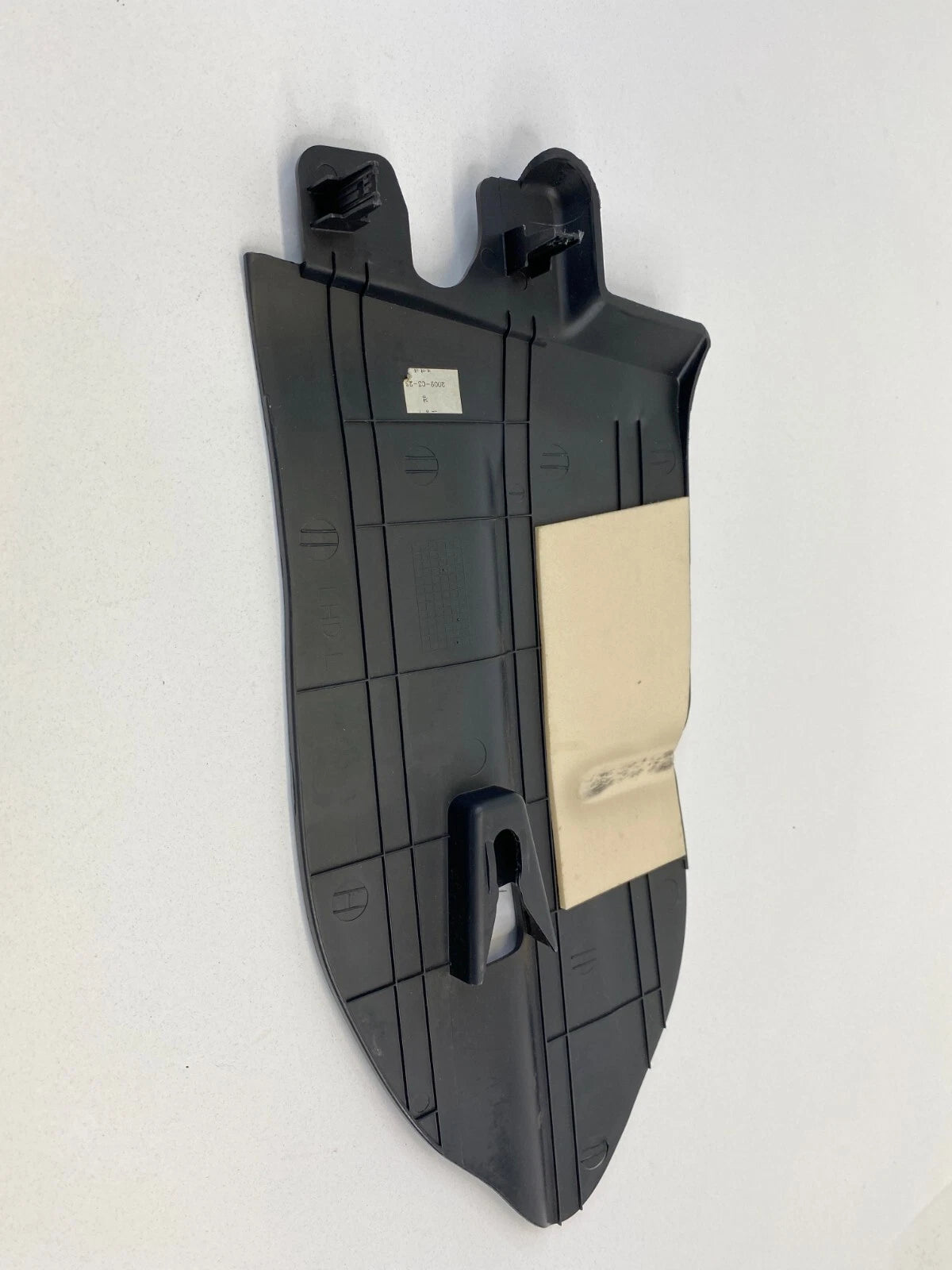 2010 2011 2012 2013 KIA FORTE FRONT LEFT DRIVER LOWER C PAD COVER CONTROL PANEL
