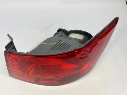 2010-2013 KIA FORTE SEDAN REAR RIGHT SIDE QUARTER PANEL MOUNTED TAILLIGHT LIGHT