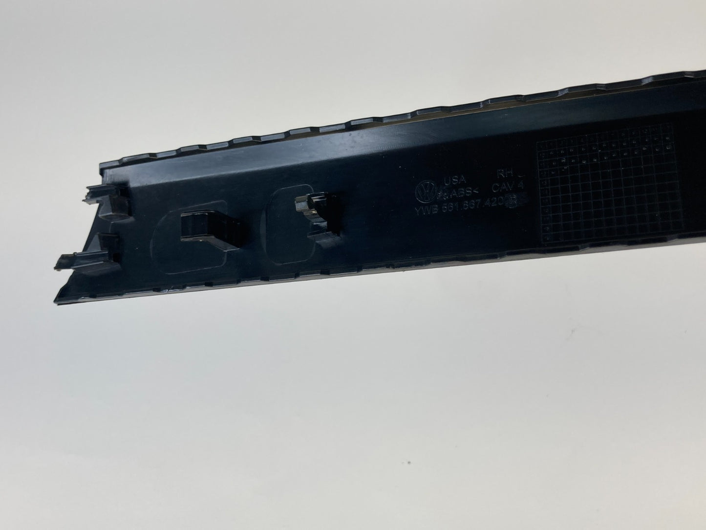 2012-2015 Volkswagen Passat Rear Right Door Panel Molding Bezel 561867420B OEM