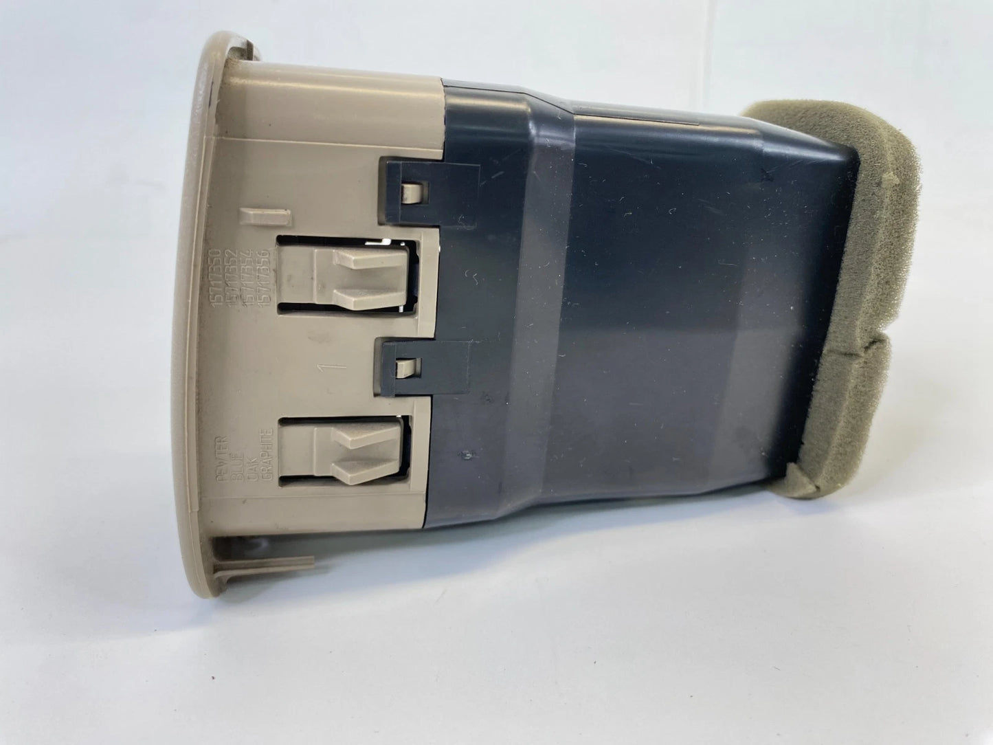 2003-2006 CHEVROLET TAHOE DASH BOARD AIR VENT HEATER AC LOUVER 15717354 OEM