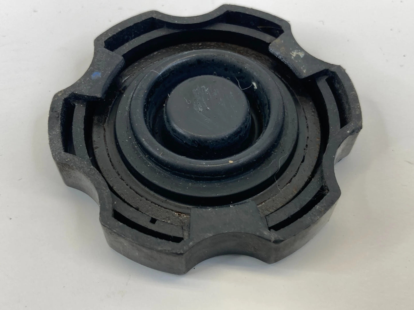 2007-2016 GMC ACADIA BRAKE FLUID MASTER CYLINDER CAP RESERVOIR OEM