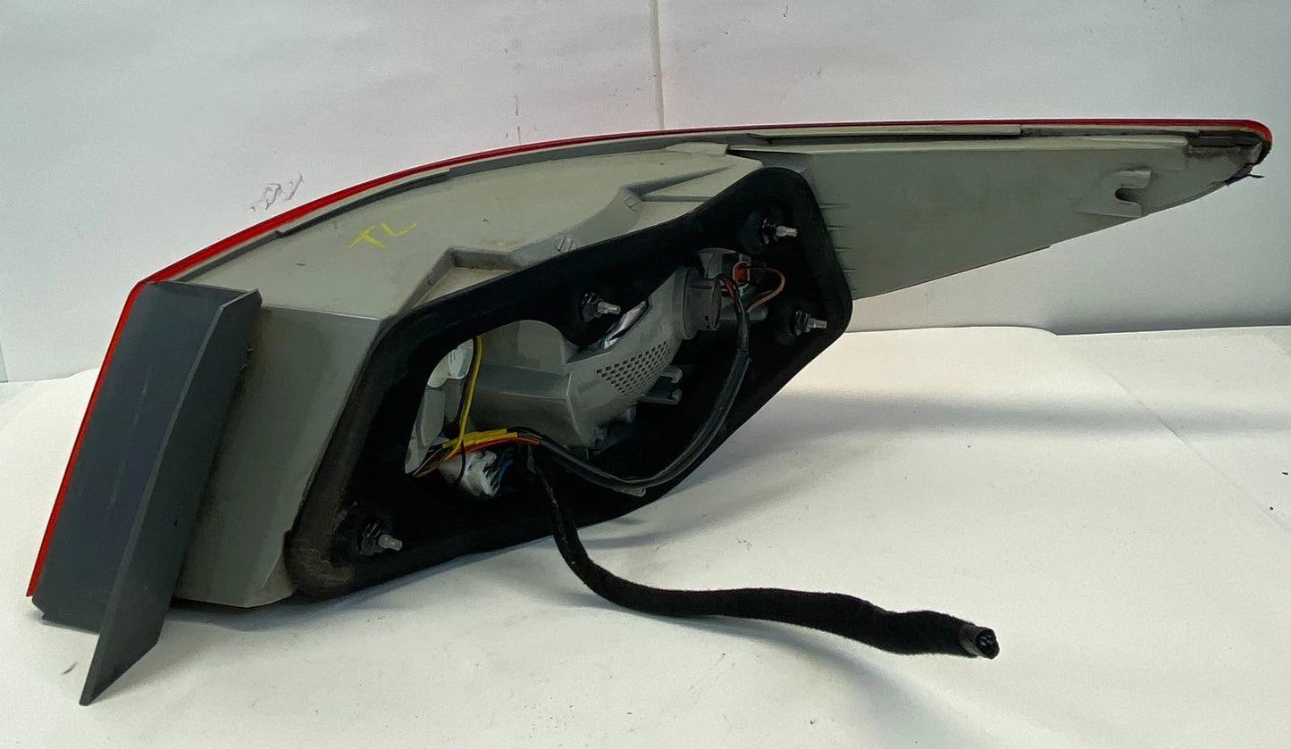 2011-2014 HYUNDAI SONATA TAILLIGHT LAMP LEFT DRIVER OUTER OEM FACTORY 92401-3Q
