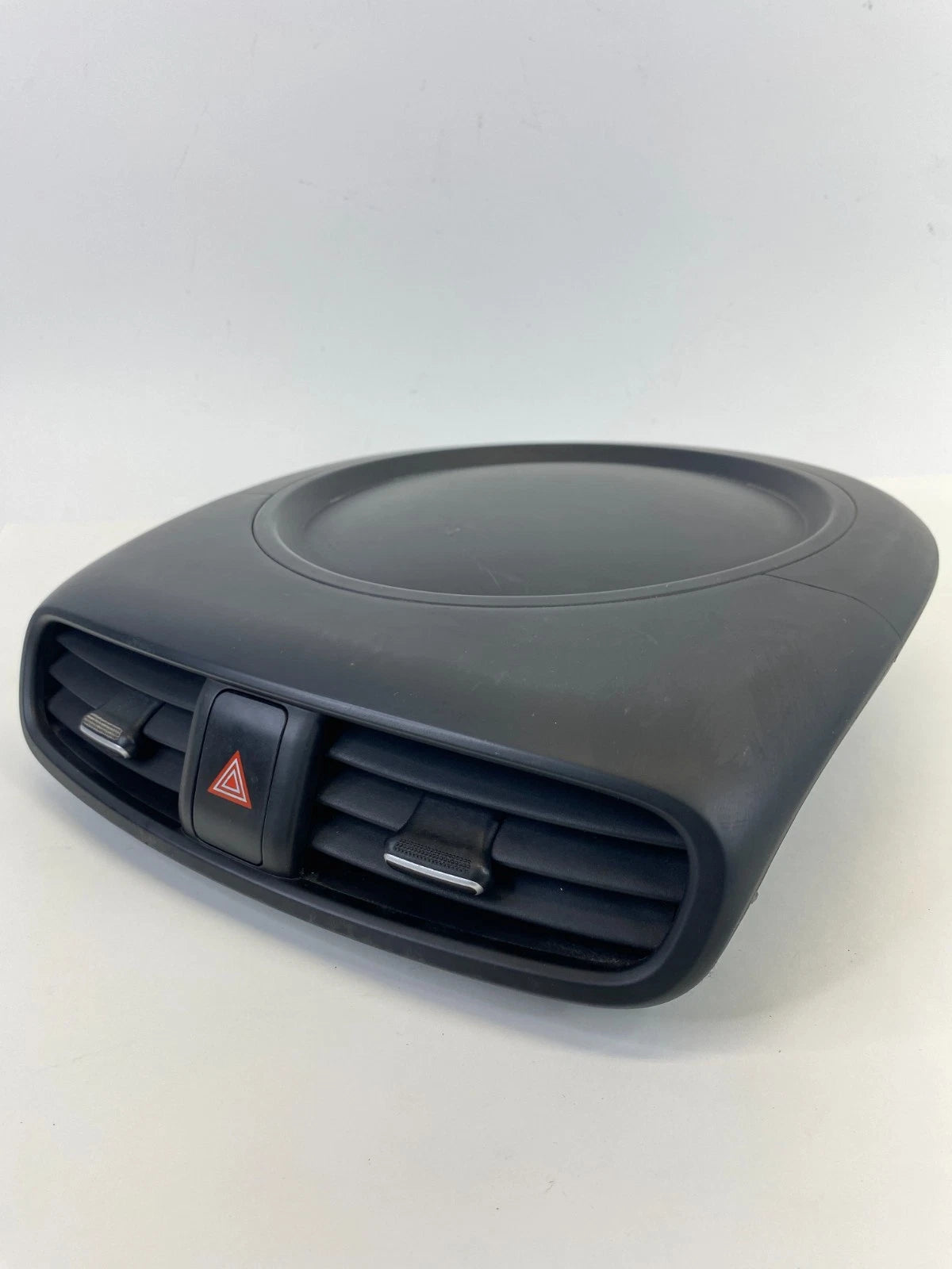 2014-2019 Kia Soul Center Dash AC Air Vent W/ Hazard Switch 84770-B2000 OEM