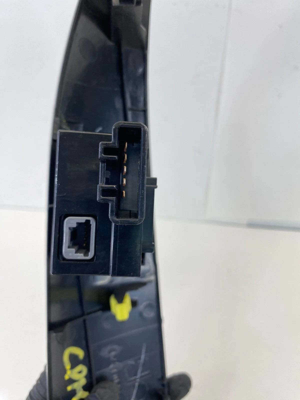 06-10 TOYOTA SIENNA DASH PANEL RH RADIO BEZEL TRIM W/ AUX SWITCH 55413-AE011 OEM
