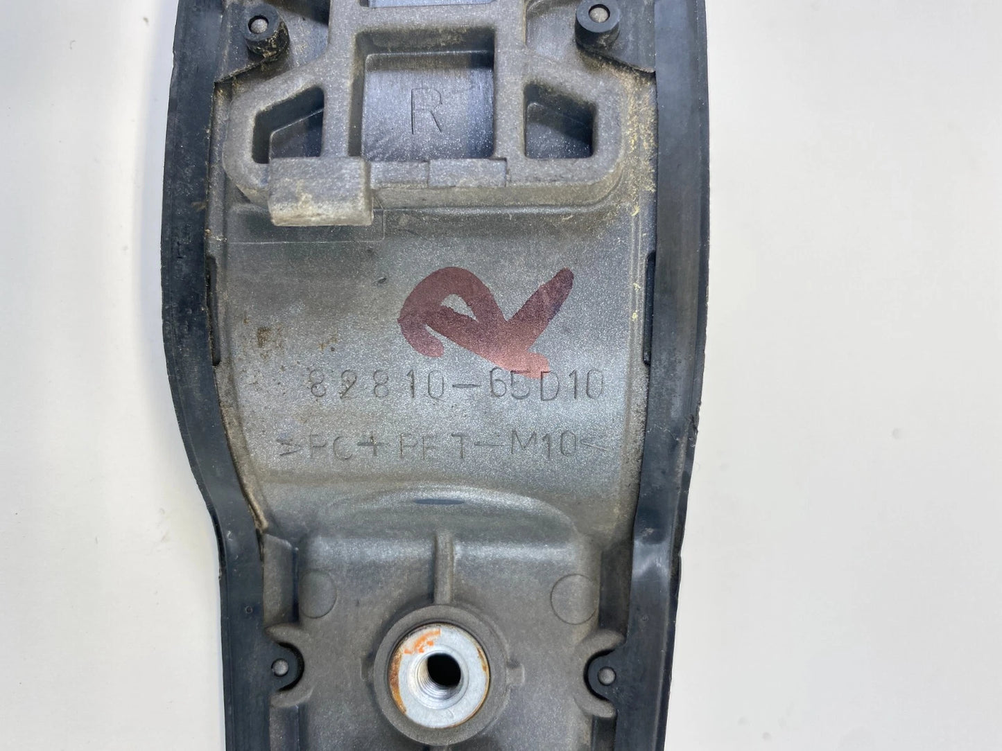 2003-2006 SUZUKI XL-7 FRONT RIGHT SIDE EXTERIOR DOOR HANDLE ASSY 82810-65D10